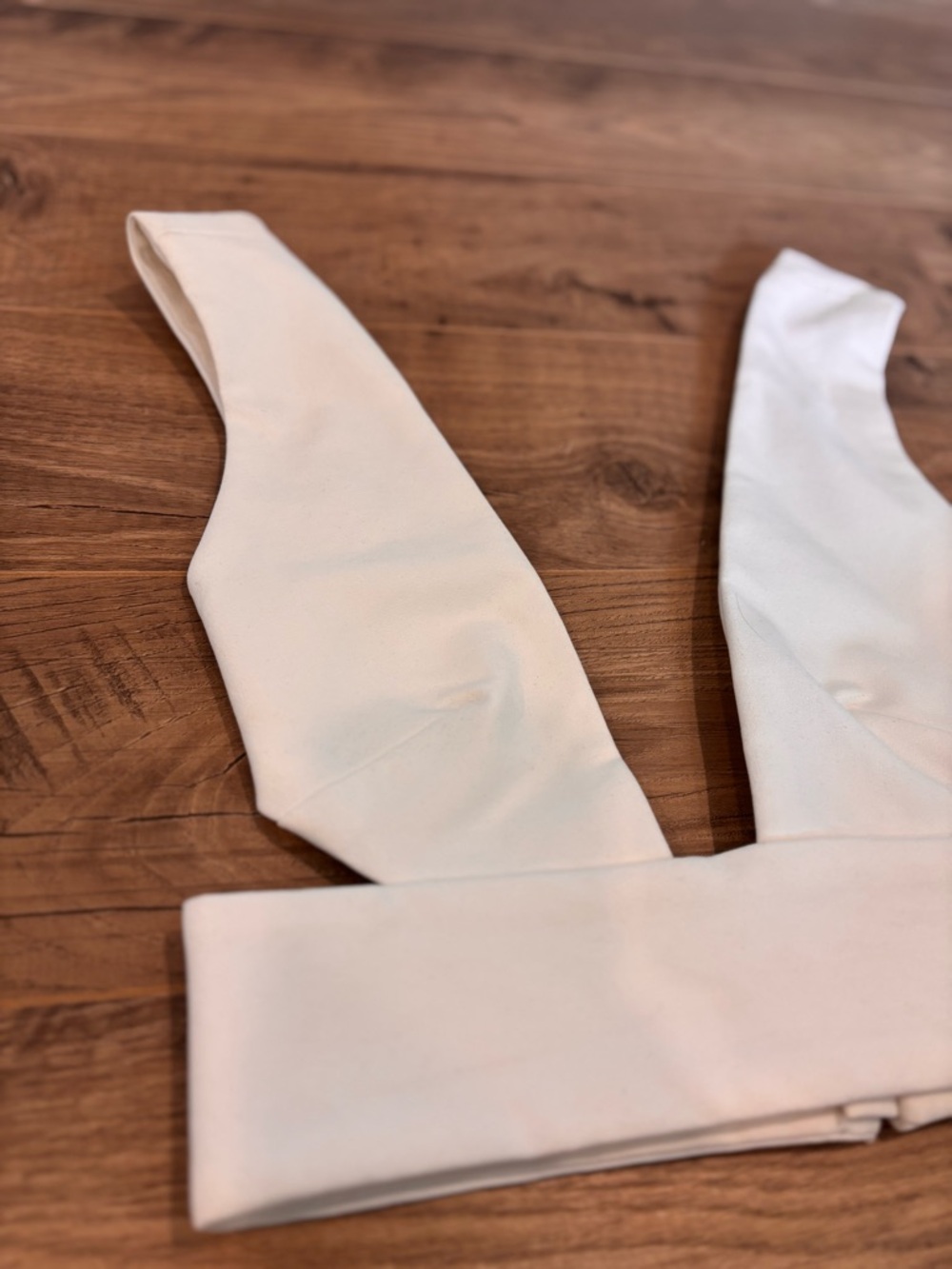 Solace London White Cropped Plunge Top – Size 0 - Picture 3 of 6
